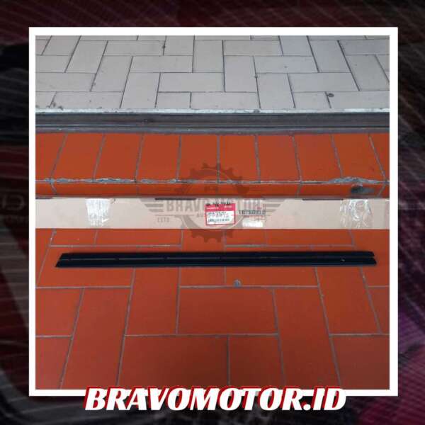 Original 72835-T0A-A01 Pelipit INNER belakang kanan-1