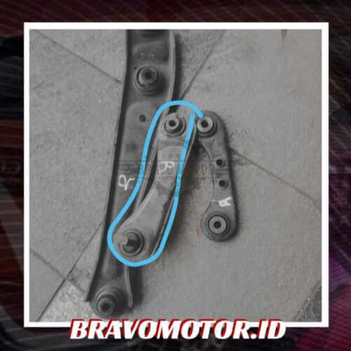 NRC 52390 SR3 000 Upper Arm belakang kanan