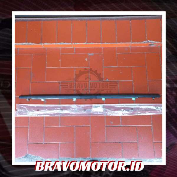 RMX 72950-SWA-A01(A02) Pelipit belakang kiri-1