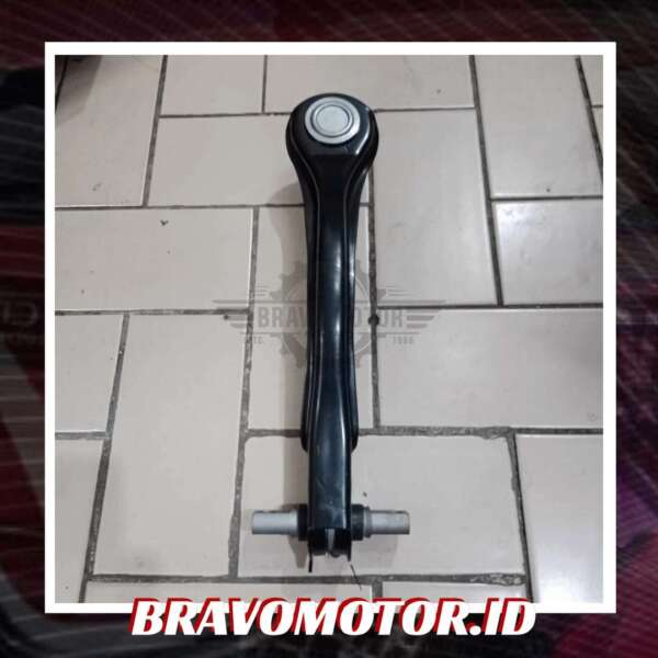 NoBrand 52390 SM4 033 Upper Arm belakang kanan