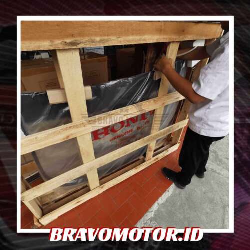 Original 73111 TME T01 Kaca depan