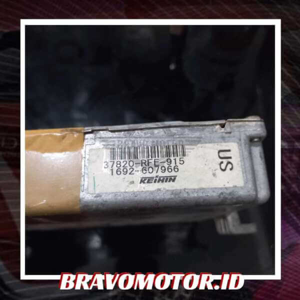 SECOND 37820-RFE-U61 ECU-4