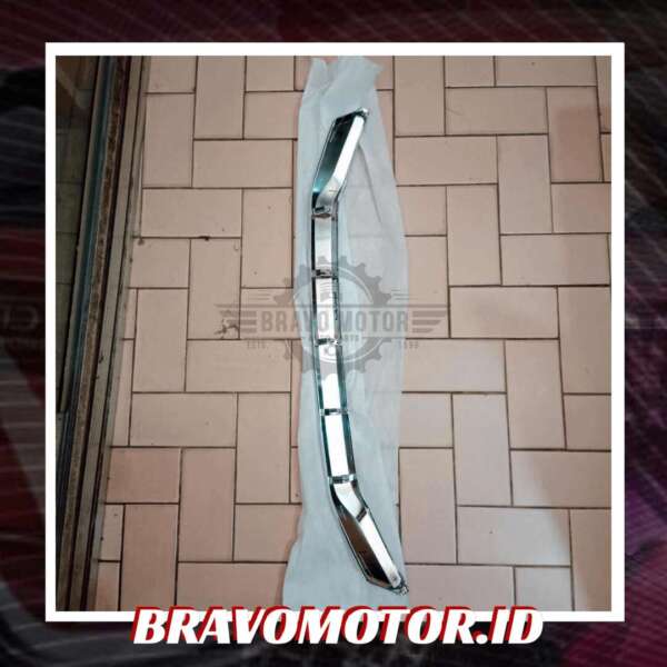 Original 71152-T6A-921 Molding middle grille up-2