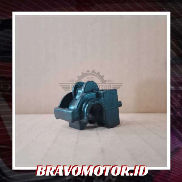 X-pert I-64 Hood stay holder-3