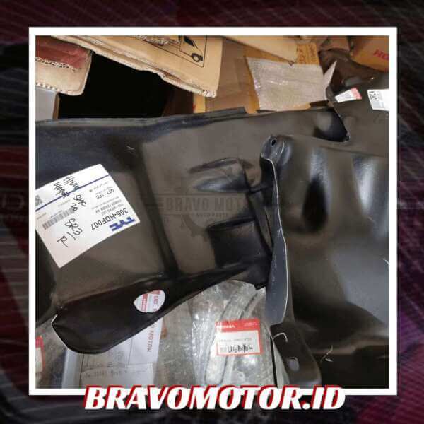 TYC 74101-SR3-000 Fender INNER kanan-1