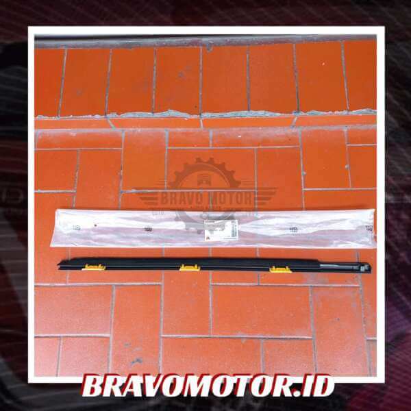 RMX 72950-S9E-T00 Pelipit belakang kiri-3