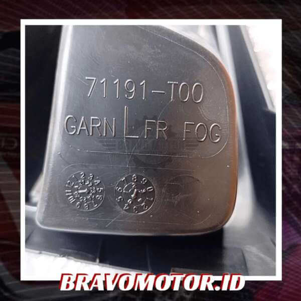 Original 71191-T00-T30 Garnish fog depan kiri-4