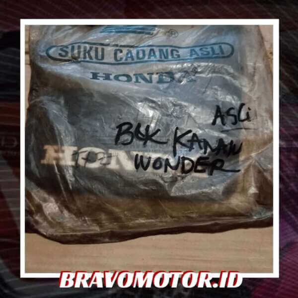 Original 81810-SB3-010 Mud guard belakang kanan-2