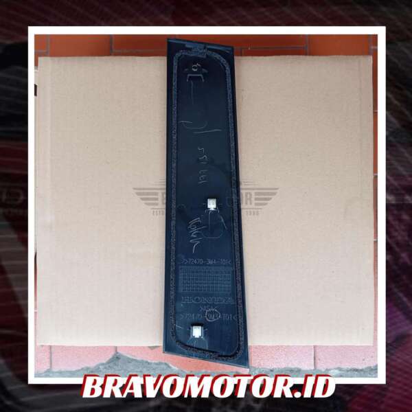 Original 72470-3M3-T01 Pillar Garnish pintu depan kiri RV3-3 Original 72470 3M3 T01 Pillar Garnish pintu depan kiri RV3