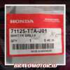 Original 71125 T7A J01 BRACKET, depan. GRILLE RU1