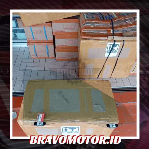 Original 73350-SM4-000 Glass Assy Door / Kaca Pintu depan kiri SM4-1 Original 73350 SM4 000 Glass Assy Door / Kaca Pintu depan kiri SM4