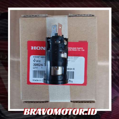 Original 39624 T5A J01 Socket console assy GK5/DD1/DD4/DG1/DG3/GN5/RU1/RU5/RM1/RM1/RW1/RW3
