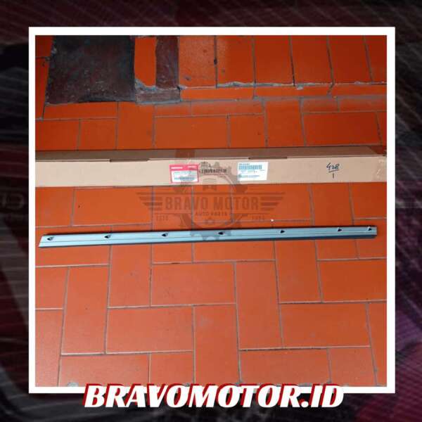 Original 72335 TG4 U00 Pelipit INNER / Weatherstrip Door Inner depan kanan DD1