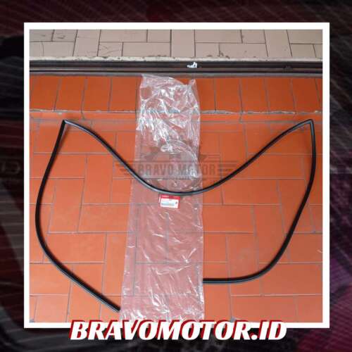 Original 73150 TG0 T01 List Kaca / Karet Kaca / Molding Windshield depan GE8