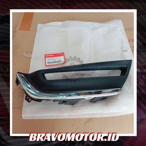 Original 71106 TMC T10 Garnish fog depan kanan RW1|18 20