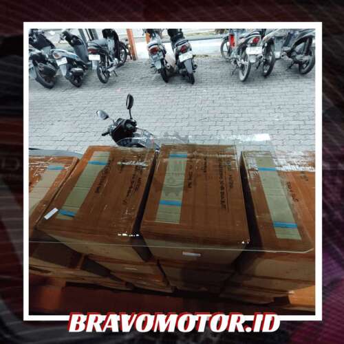 Original Kaca pintu depan kanan L300