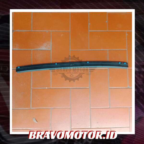 Original 72866 T7A J01 Seal Door Lower belakang kiri RU1/RU5