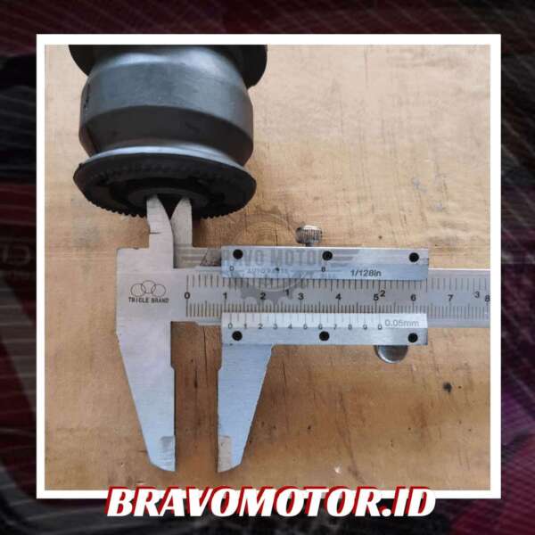 Original 52365 S5A 024/52365 S9A 004 ID11.75mm Bush arm belakang bawah OUTER (karet) ES1/RD4/RN1/RN3