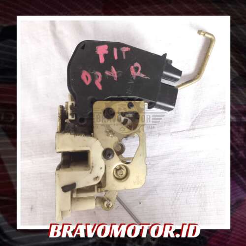 SECOND 72110 Latch assy Door lock depan kanan FIT GD1