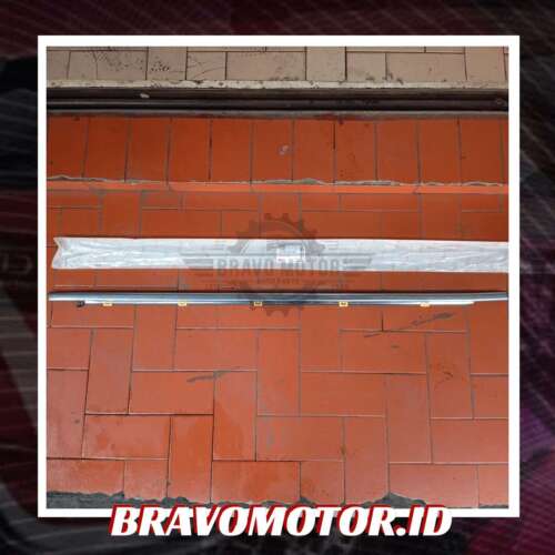 RMX 72410-TLY-A01 Pelipit depan kanan RW1/RW3-1 RMX 72410 TLY A01 Pelipit depan kanan RW1/RW3
