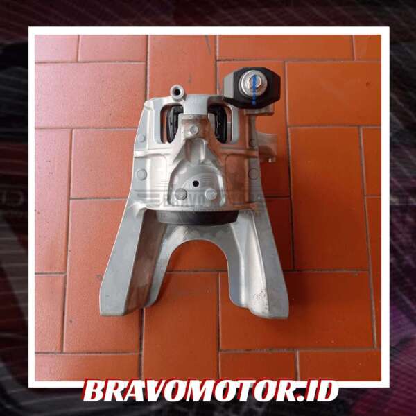 Original 50820 TEK M02 (Substitusi 50820 TBC A02(A03/A04)) Engine mount kanan FK4/FC1