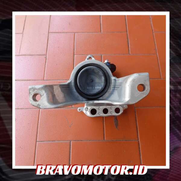 Original 50820 TEK M02 (Substitusi 50820 TBC A02(A03/A04)) Engine mount kanan FK4/FC1