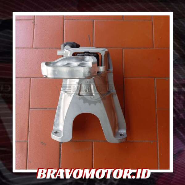 Original 50820 TEK M02 (Substitusi 50820 TBC A02(A03/A04)) Engine mount kanan FK4/FC1