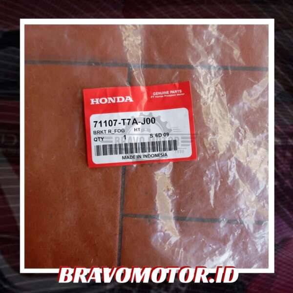 Original 71107 T7A J00 Bracket Fog Light depan kanan RU1