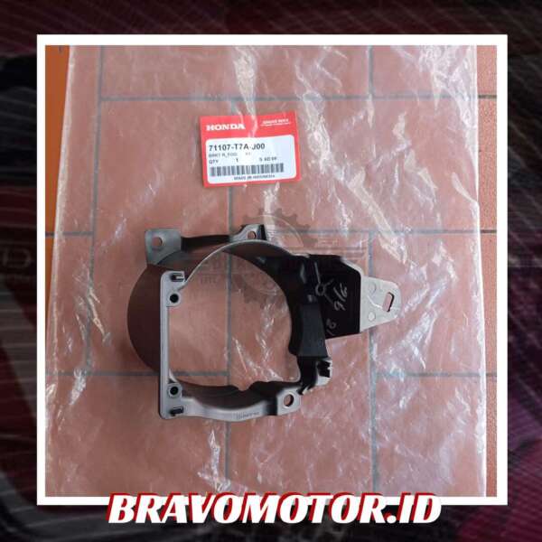 Original 71107 T7A J00 Bracket Fog Light depan kanan RU1