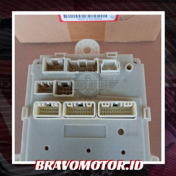 Original 38200 T7A UB1 Fuse Box RU1/RU5