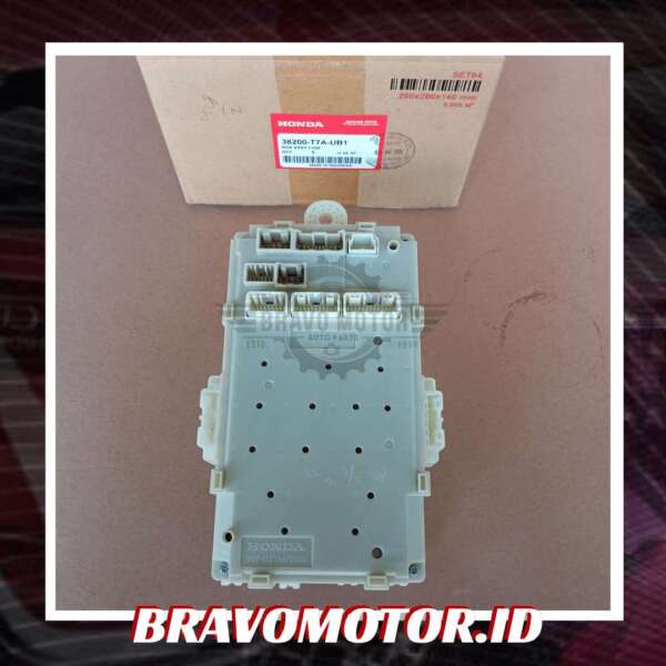 Original 38200 T7A UB1 Fuse Box RU1/RU5