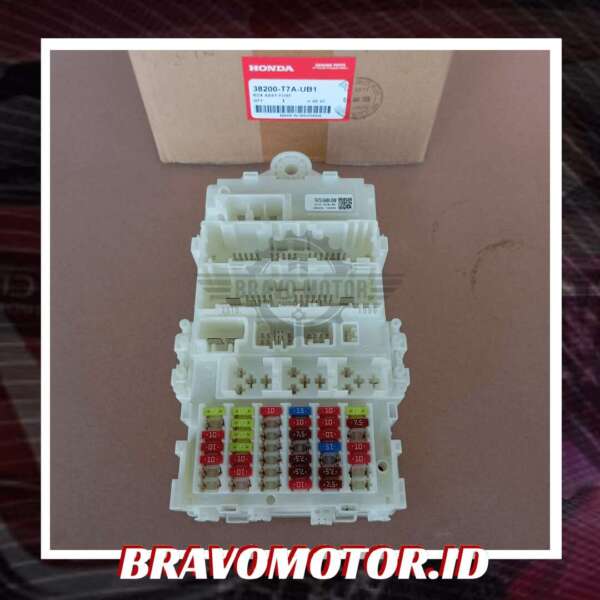 Original 38200 T7A UB1 Fuse Box RU1/RU5